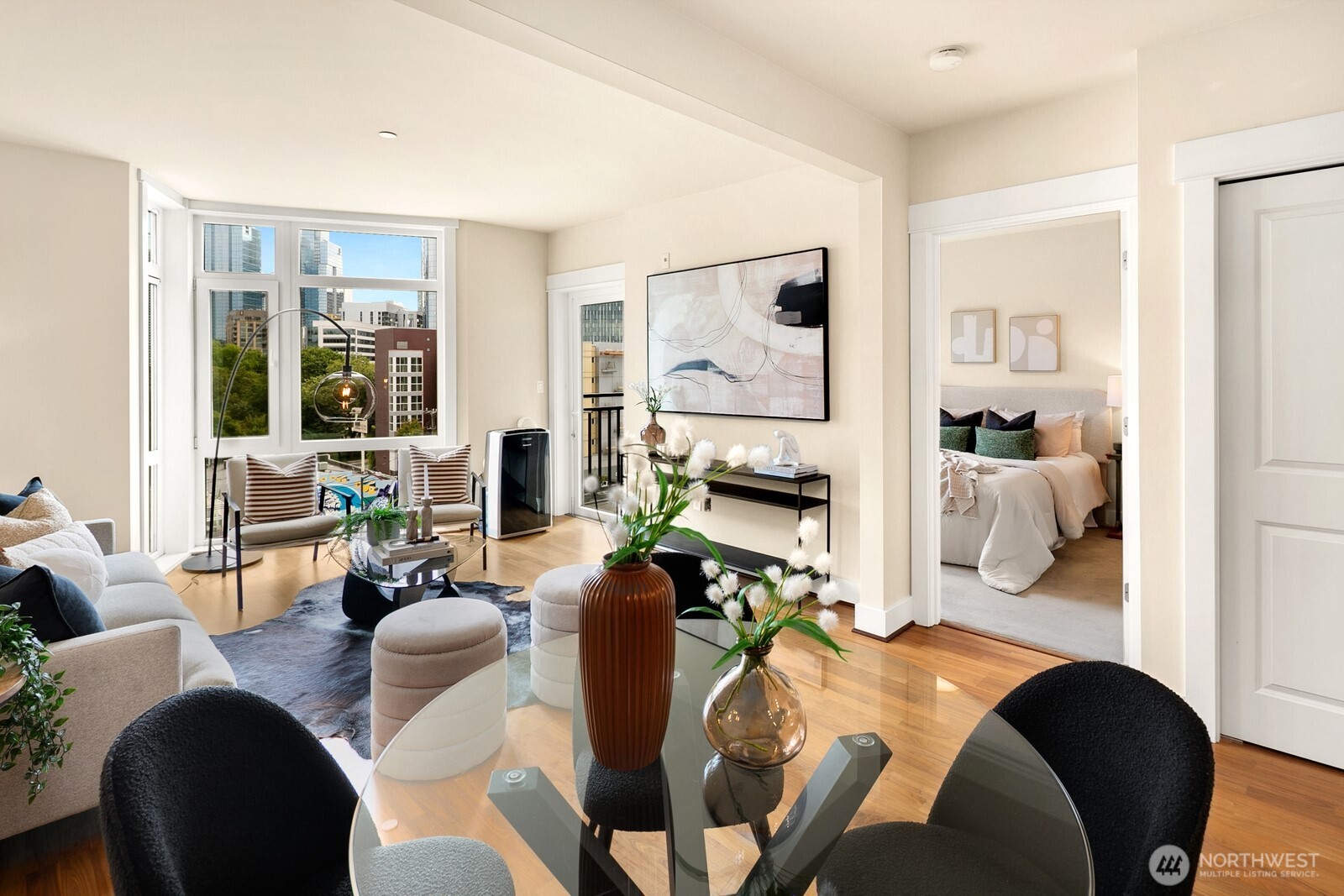 699 John Street Unit: 617