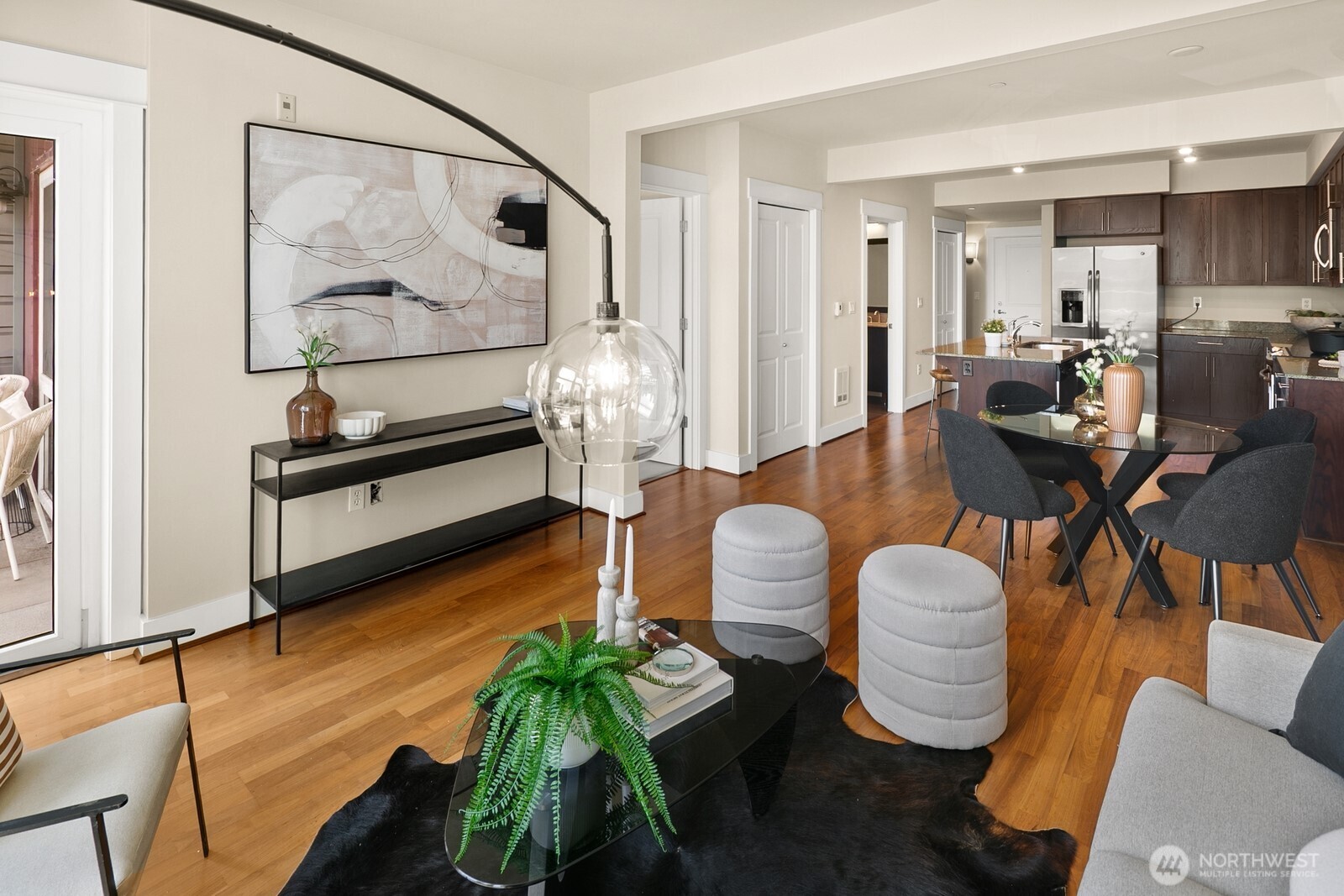 699 John Street Unit: 617