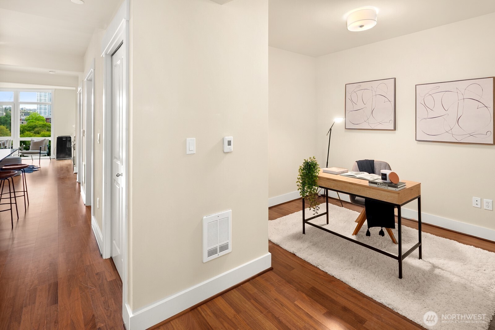 699 John Street Unit: 617
