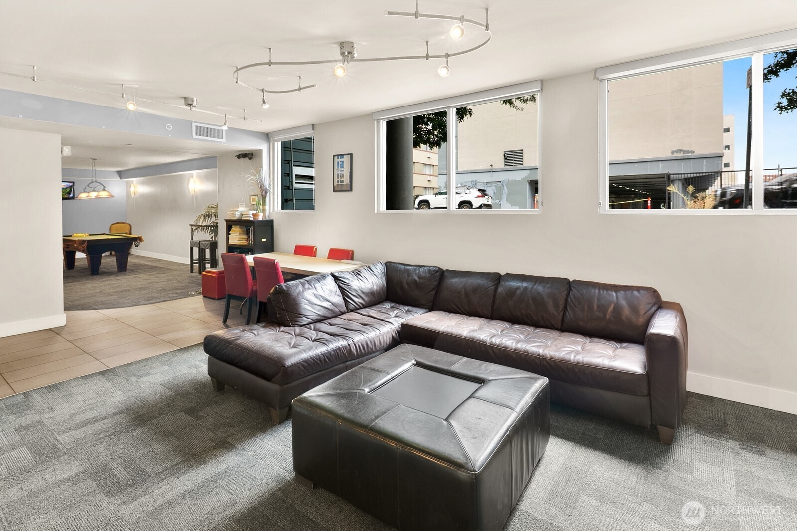 699 John Street Unit: 617