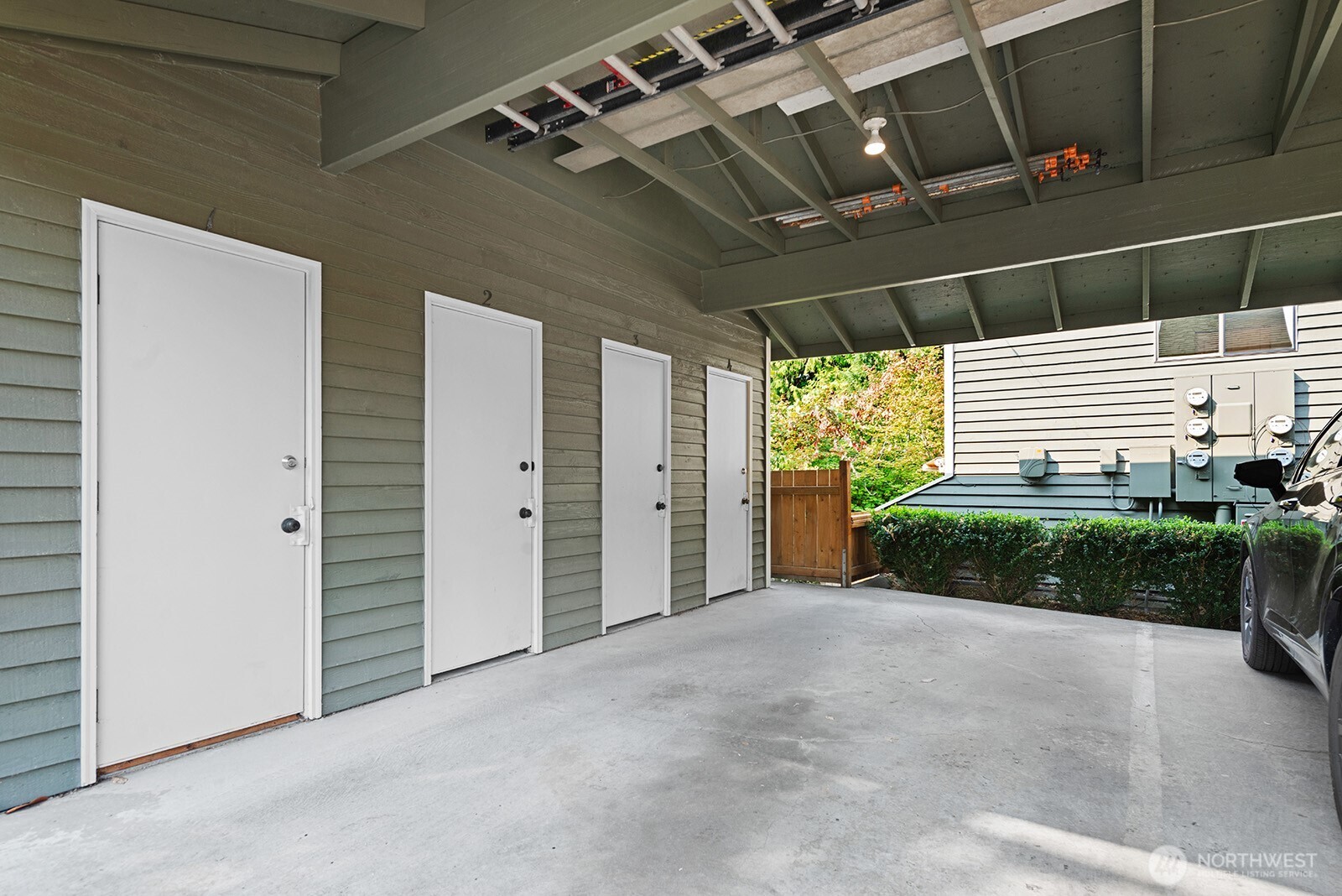 5932 Fauntleroy Way SW Unit: 4