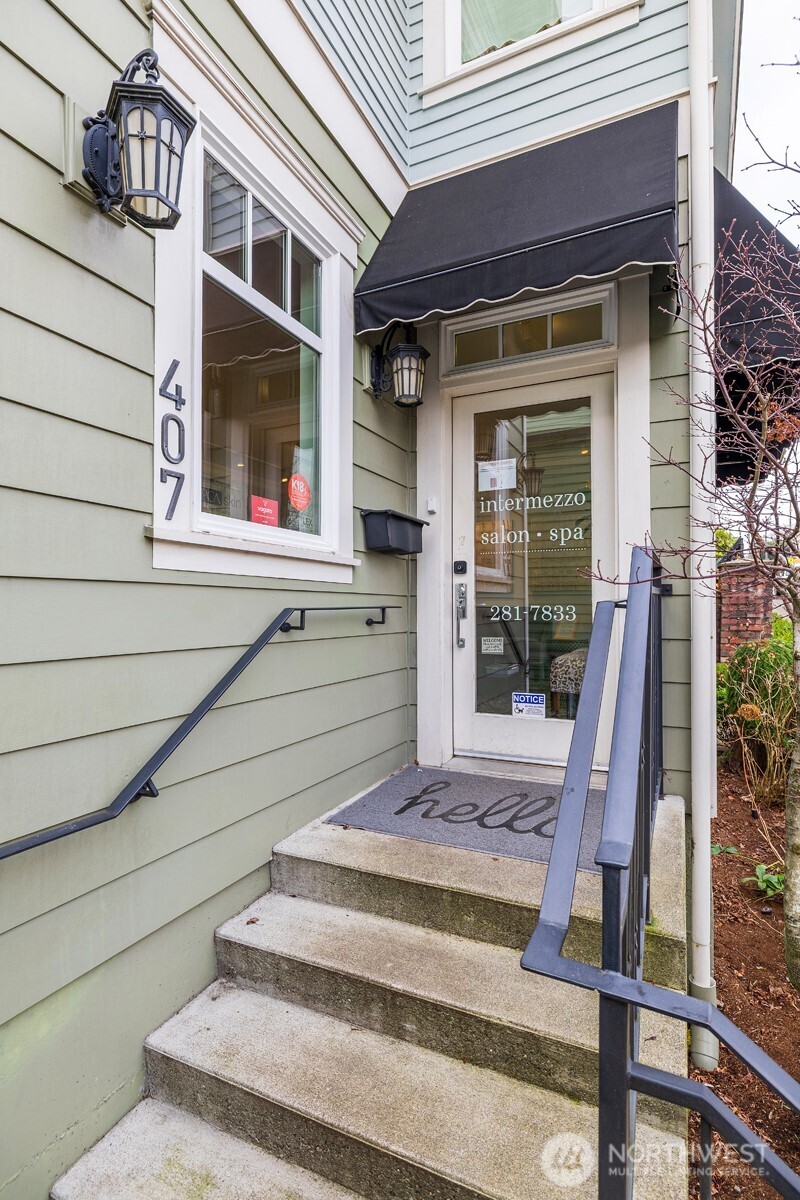 407 W Galer Street