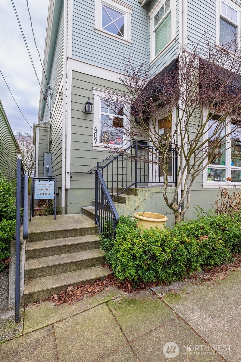 407 W Galer Street