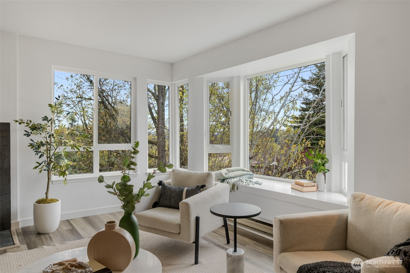 2419 E Madison Street Unit: 2461