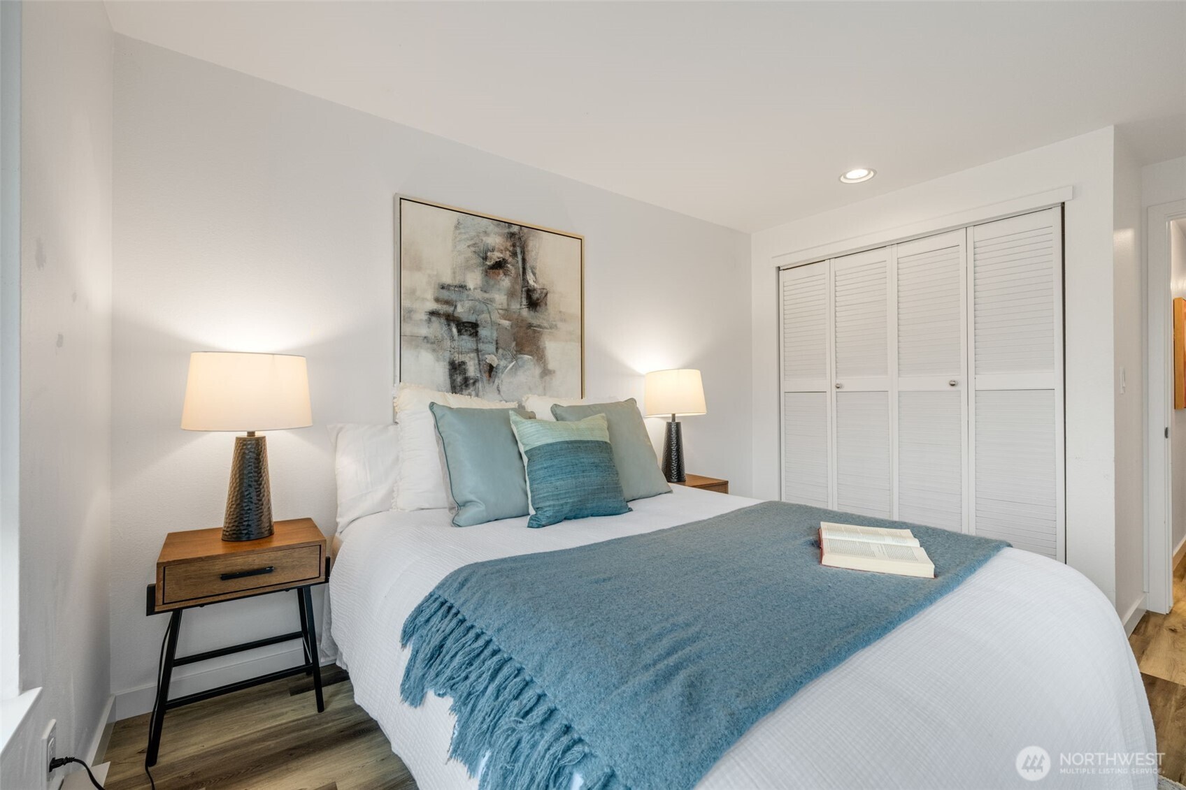 2419 E Madison Street Unit: 2461