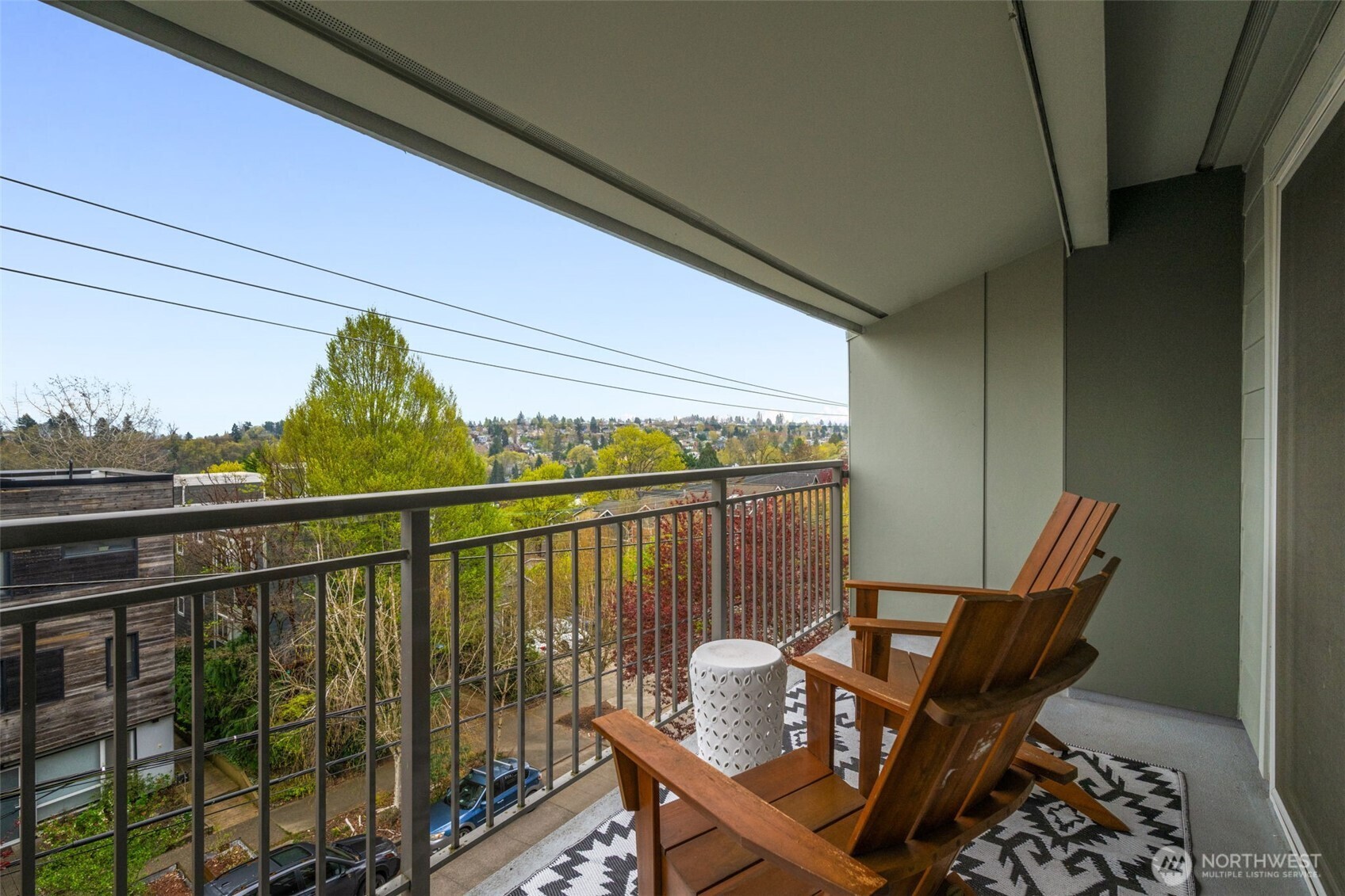 2419 E Madison Street Unit: 2461