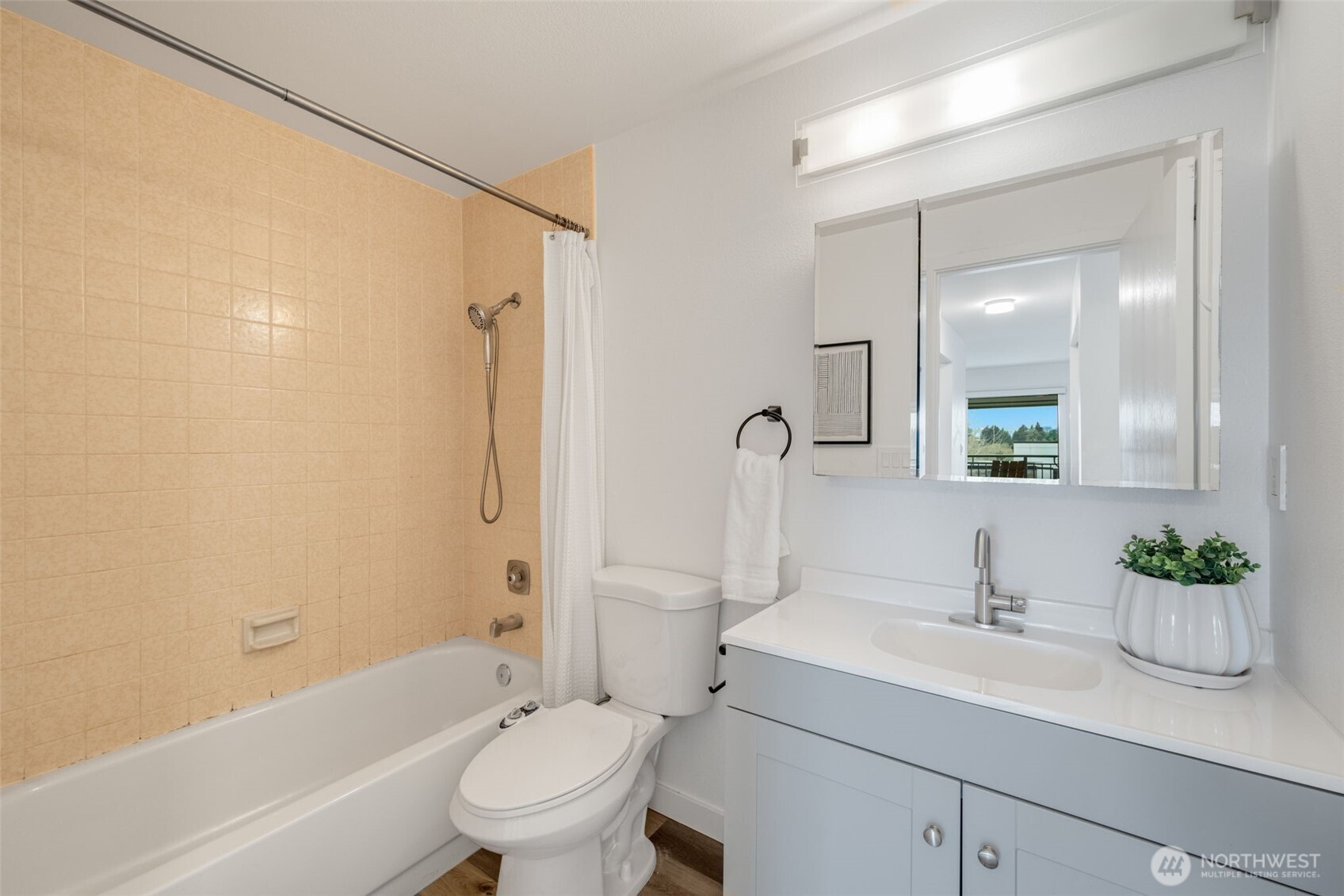 2419 E Madison Street Unit: 2461