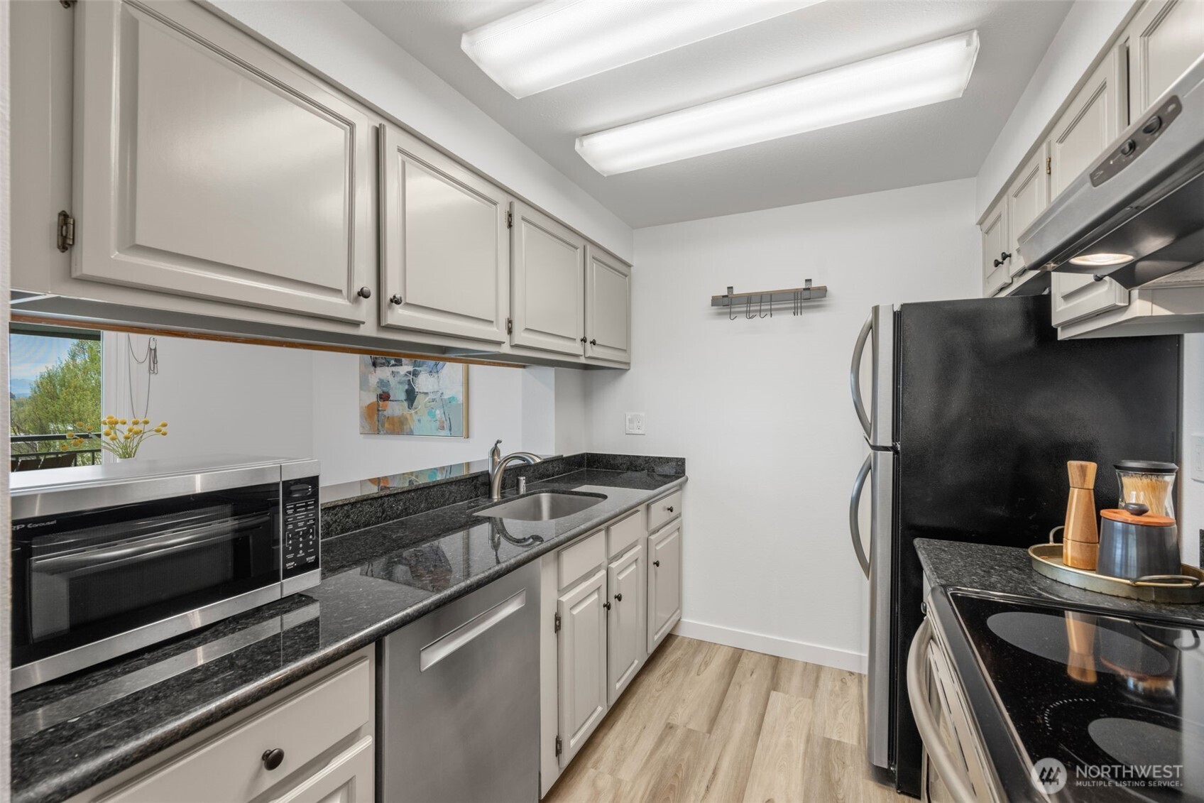 2419 E Madison Street Unit: 2461