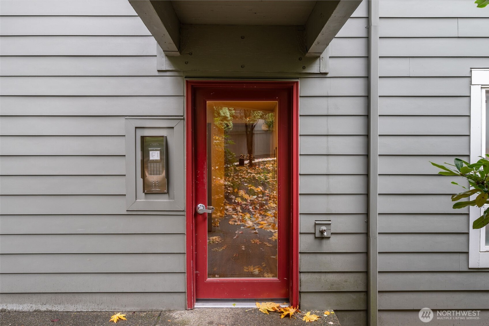 2419 E Madison Street Unit: 2461