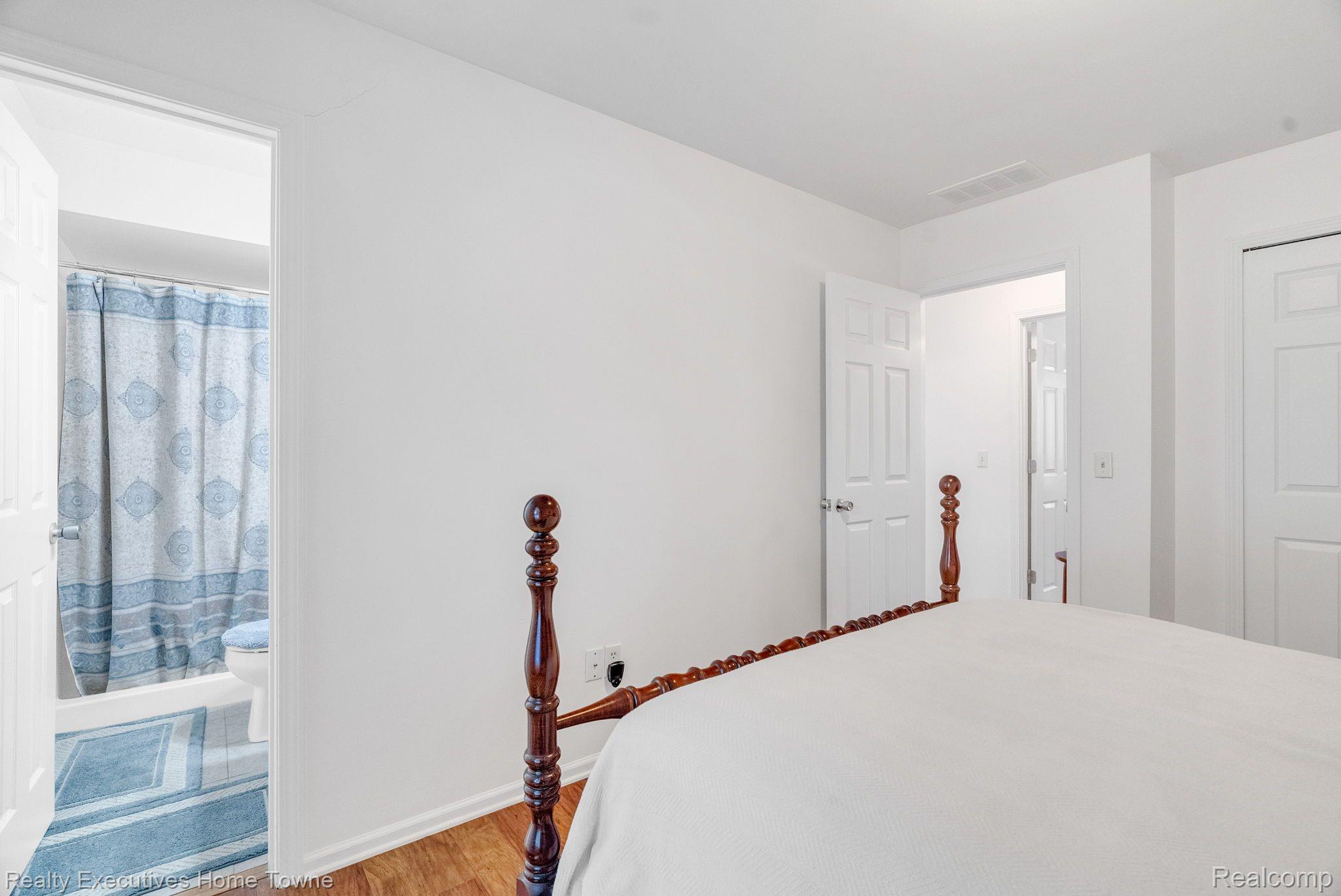 3377 SAPPHIRE LN