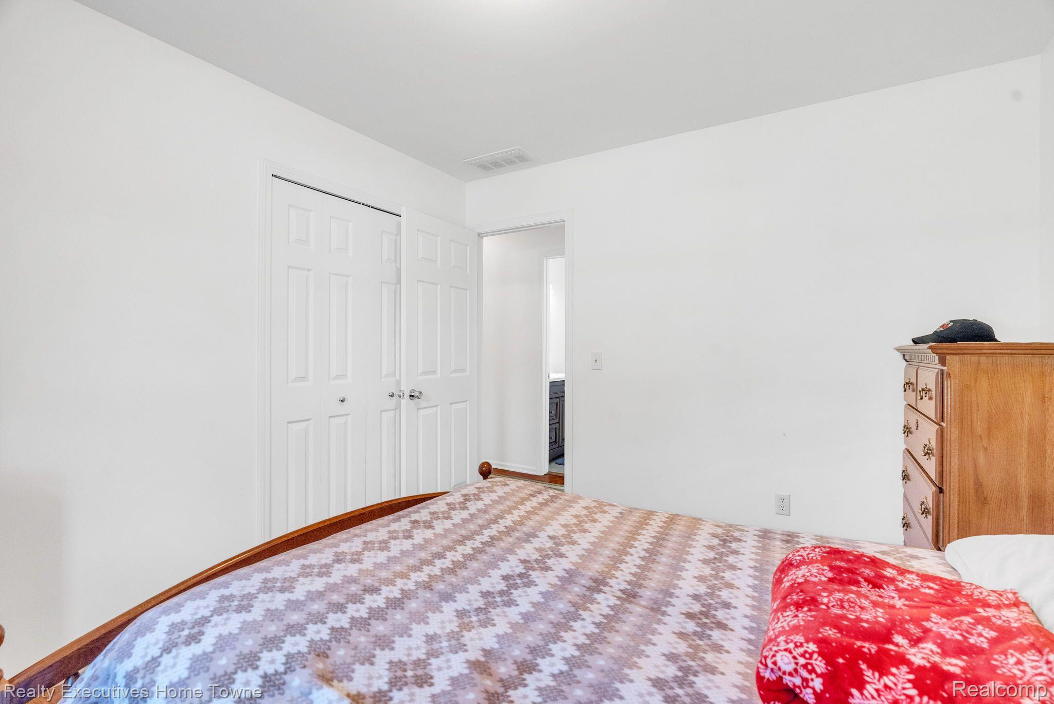 3377 SAPPHIRE LN