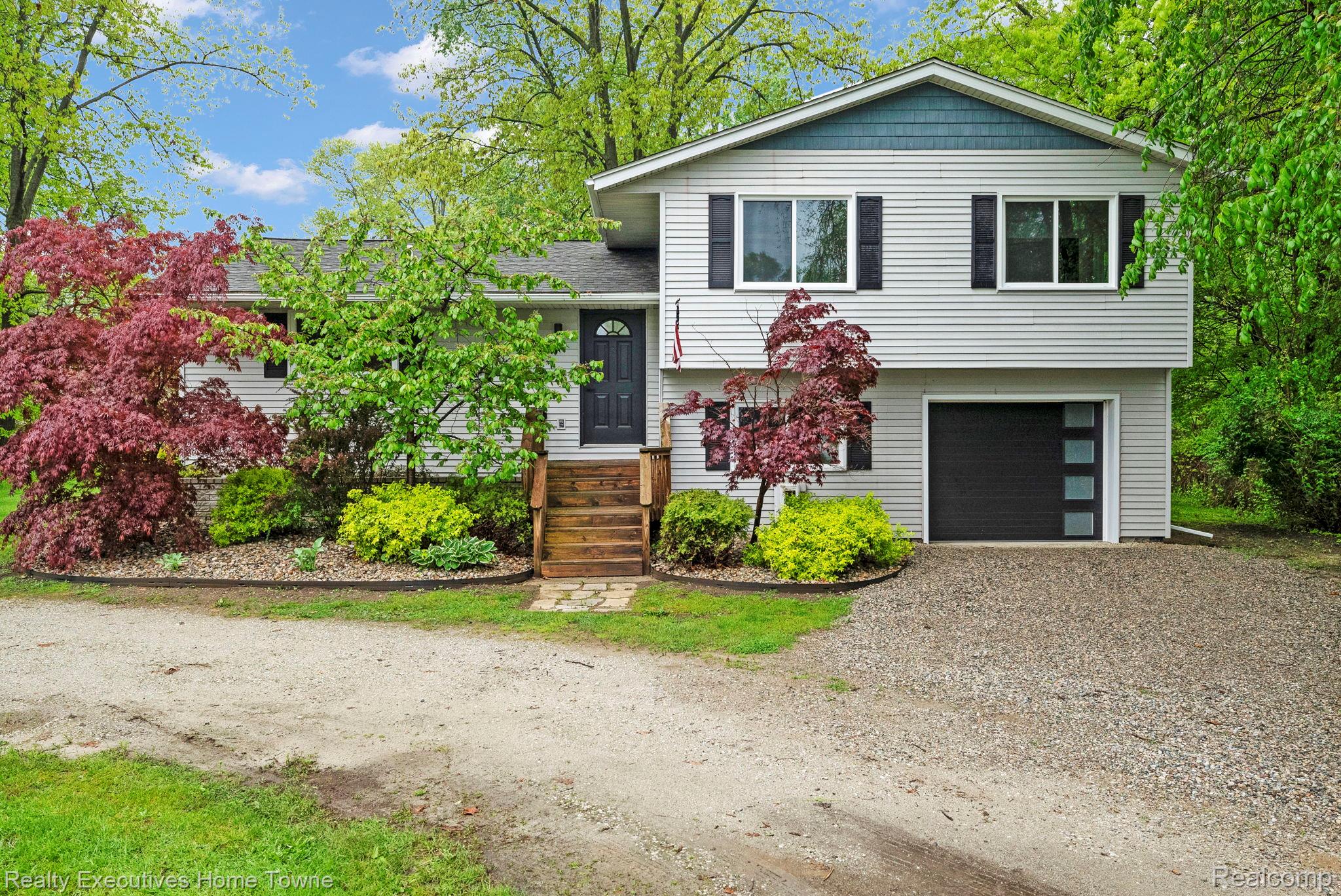 5851 Lakeshore Road