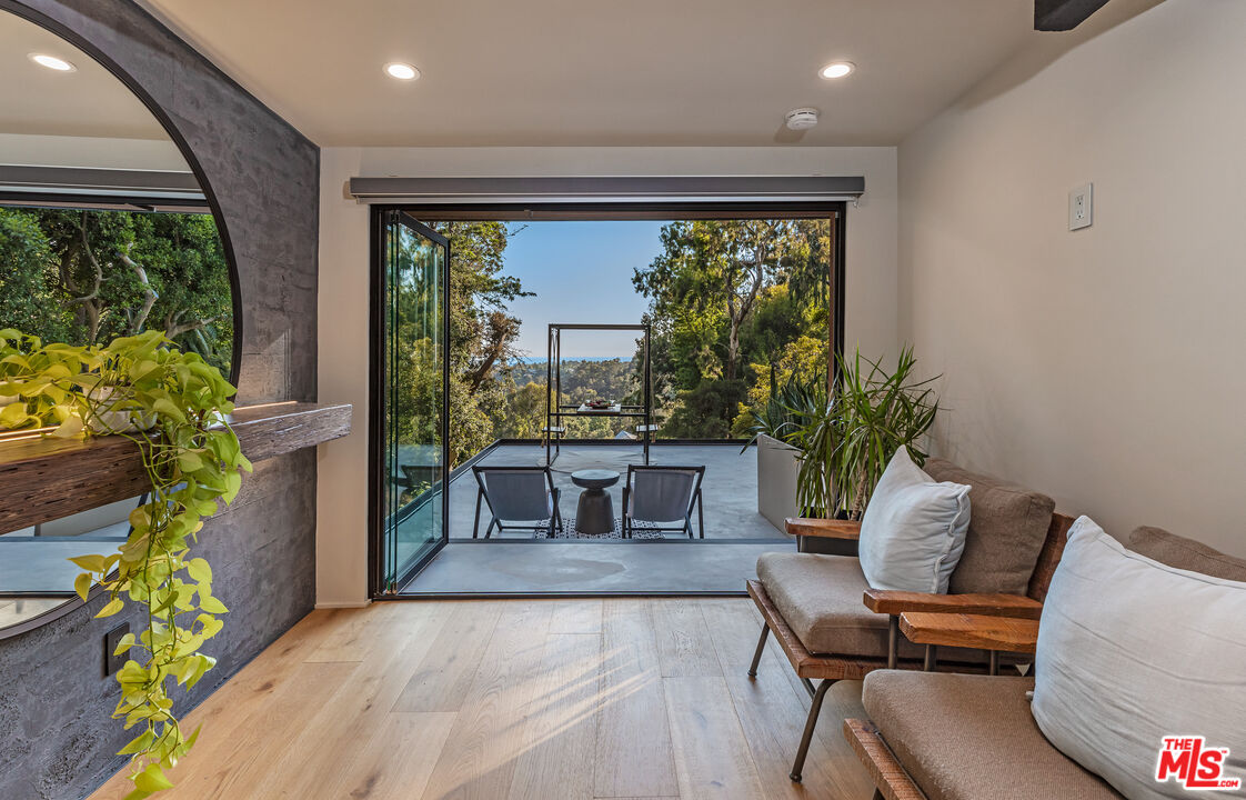 1509 Amalfi Dr