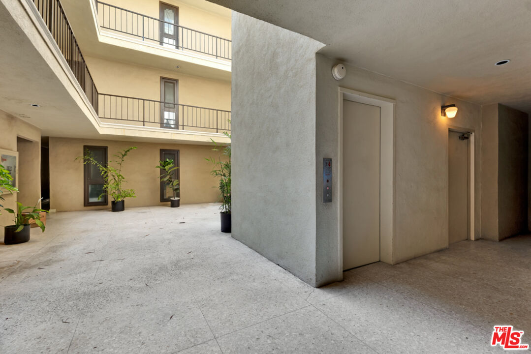 11789 Montana Ave Unit: 15