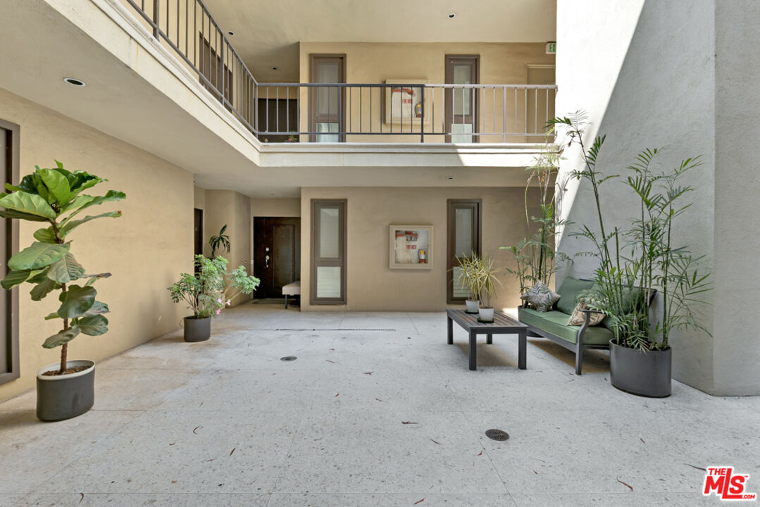 11789 Montana Ave Unit: 15