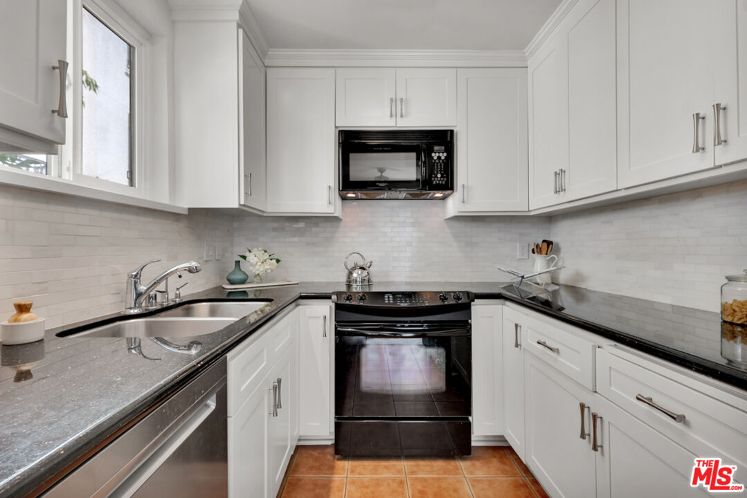 11789 Montana Ave Unit: 15