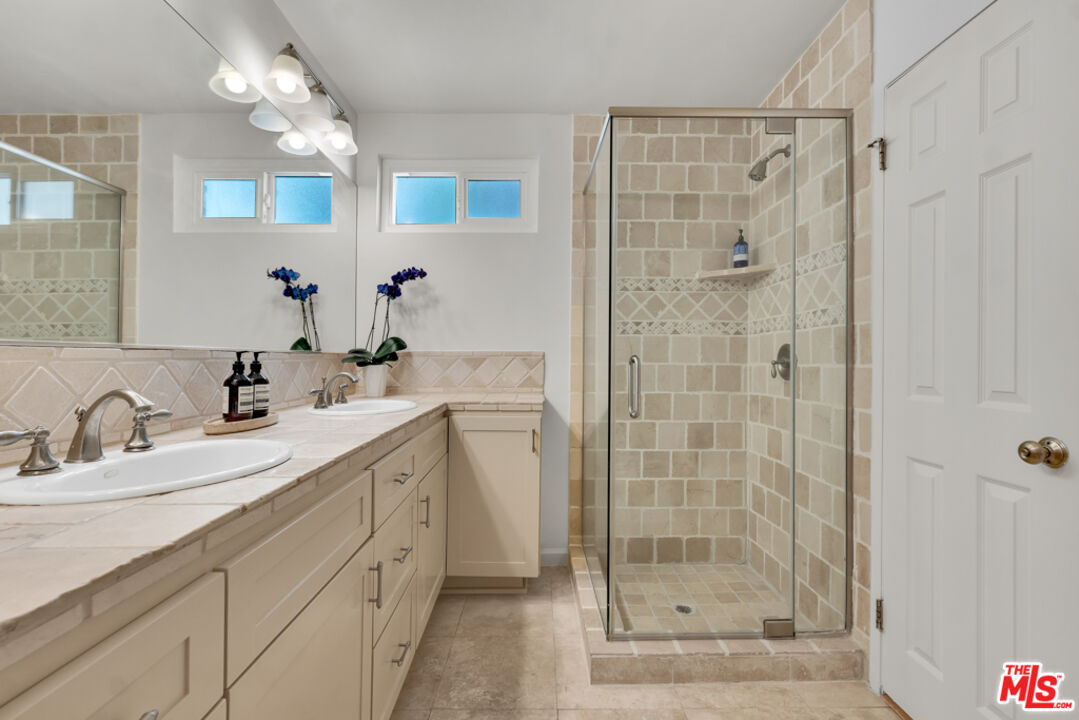 11789 Montana Ave Unit: 15