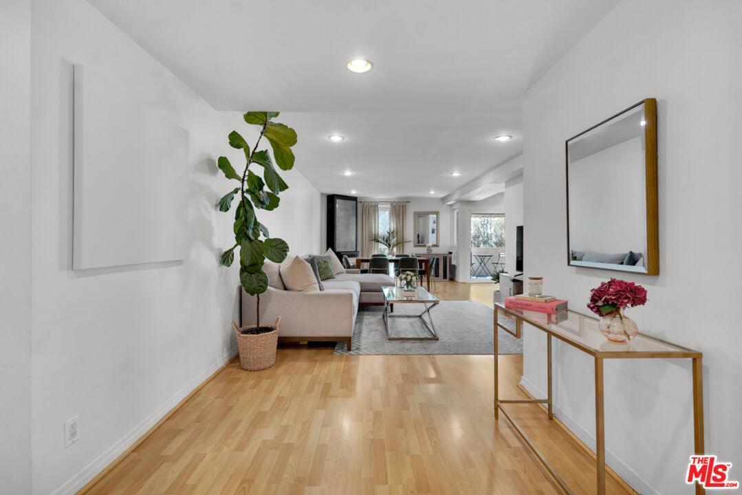 11789 Montana Ave Unit: 15