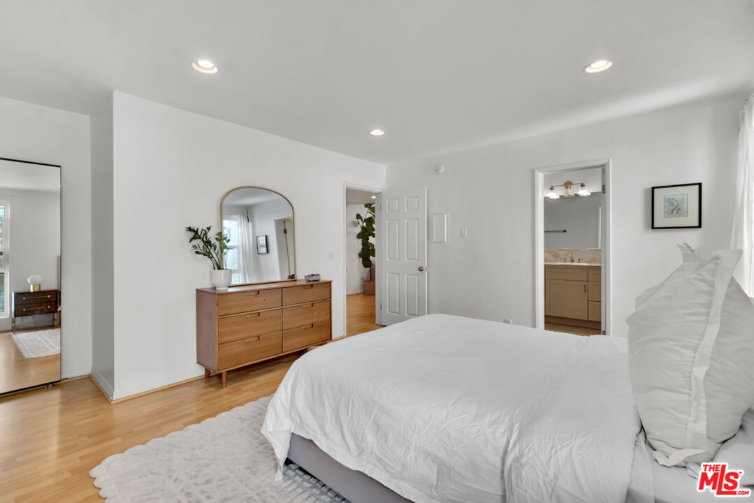 11789 Montana Ave Unit: 15