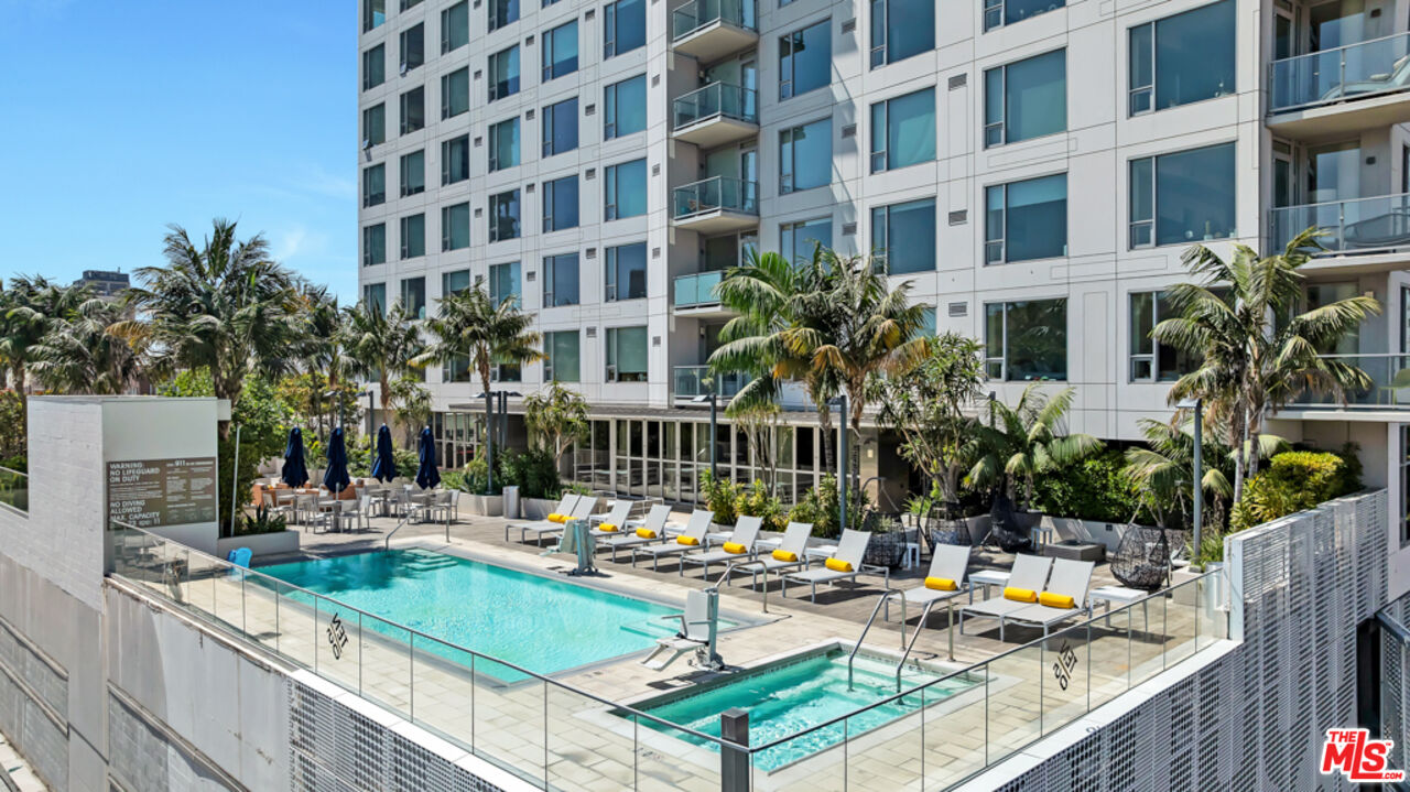 1050 S Grand Ave Unit: 1102