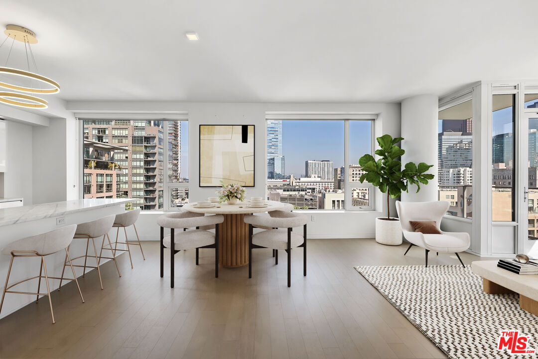 1050 S Grand Ave Unit: 1102