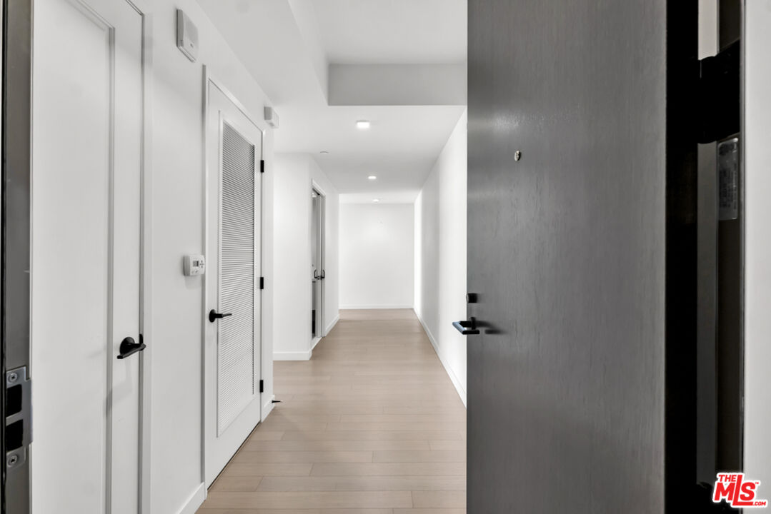 1050 S Grand Ave Unit: 1102