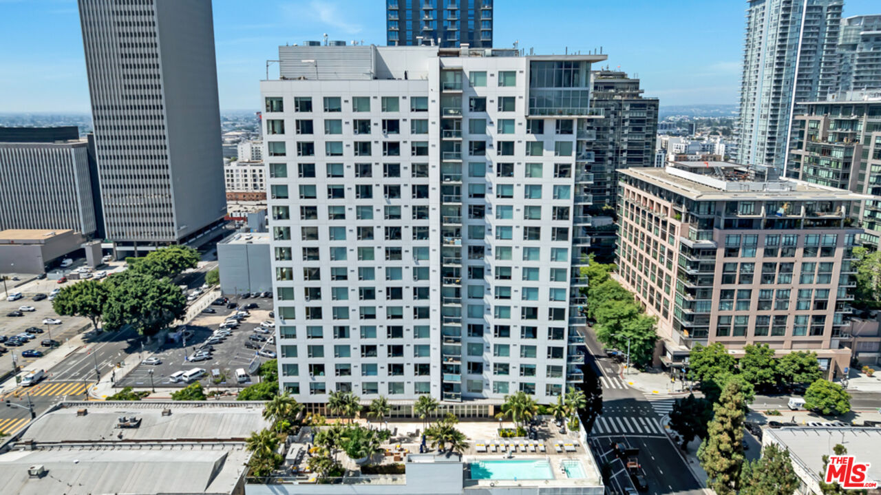 1050 S Grand Ave Unit: 1102