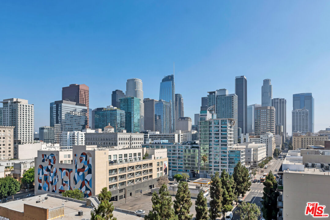 1050 S Grand Ave Unit: 1102
