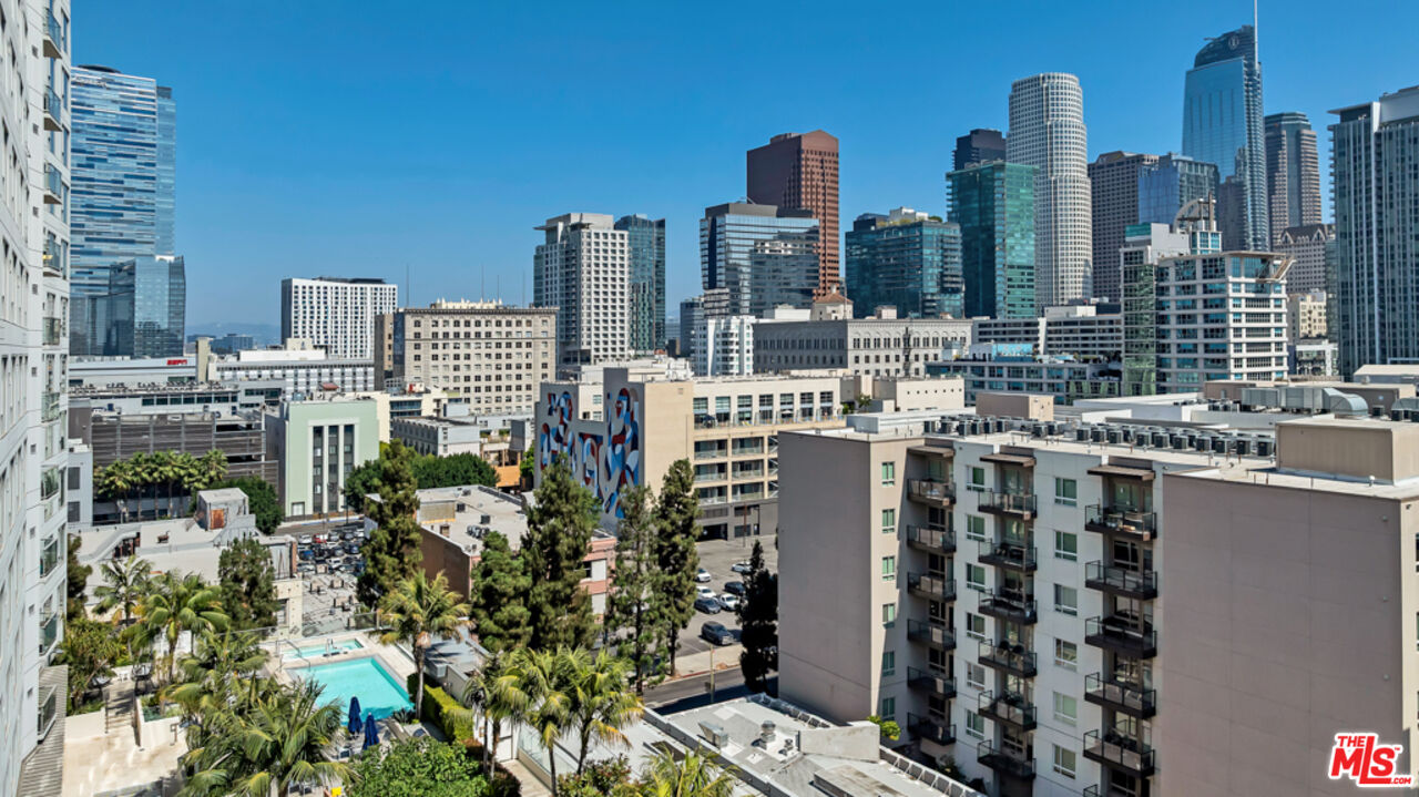 1050 S Grand Ave Unit: 1102