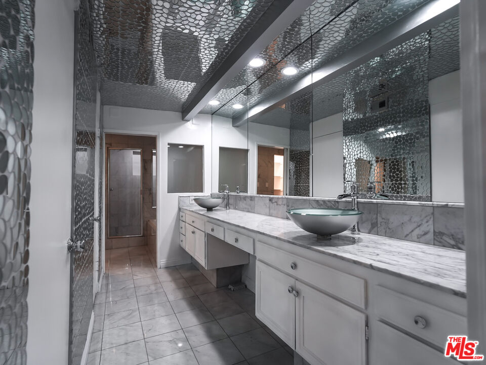 9321 Burton Way Unit: A