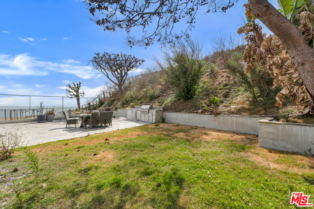 3753 Malibu Vista Dr