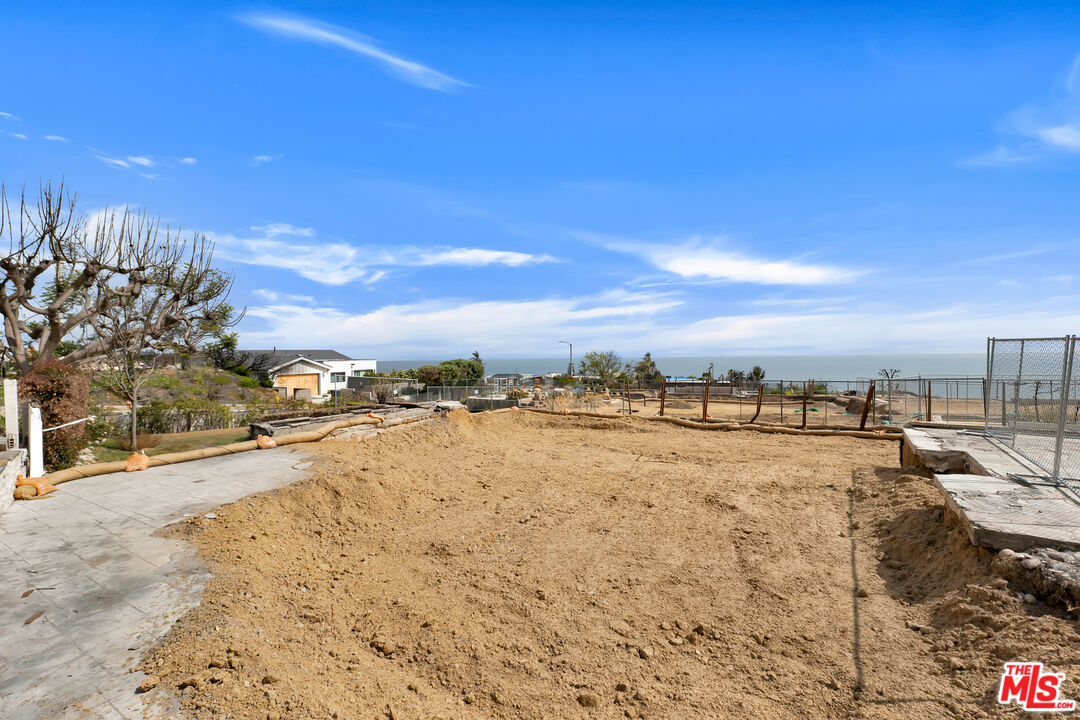 3753 Malibu Vista Dr