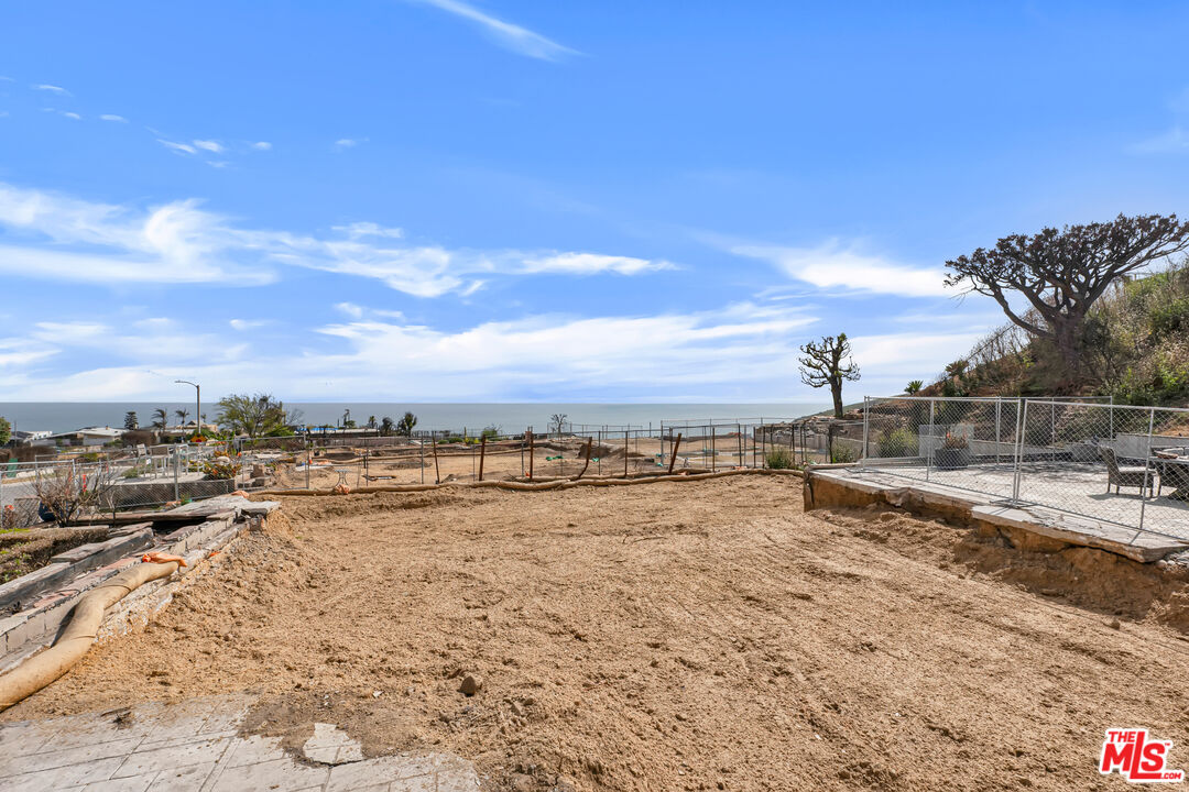 3753 Malibu Vista Dr