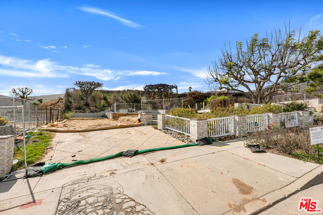 3753 Malibu Vista Dr