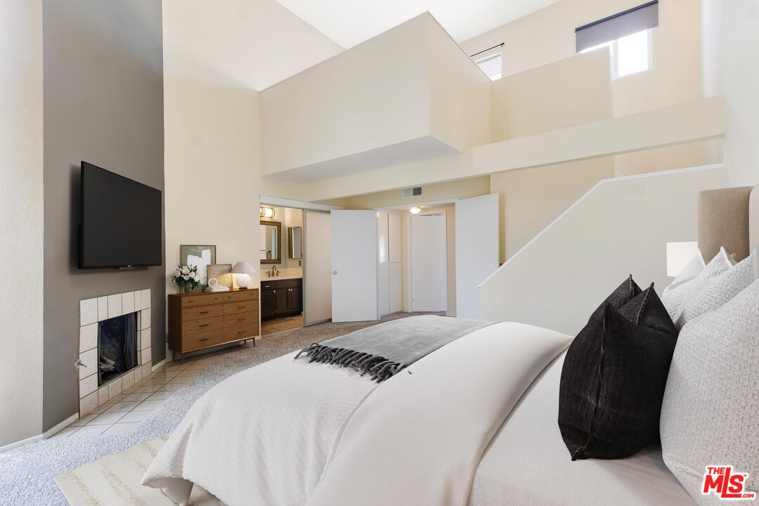 1717 Stoner Ave Unit: 105