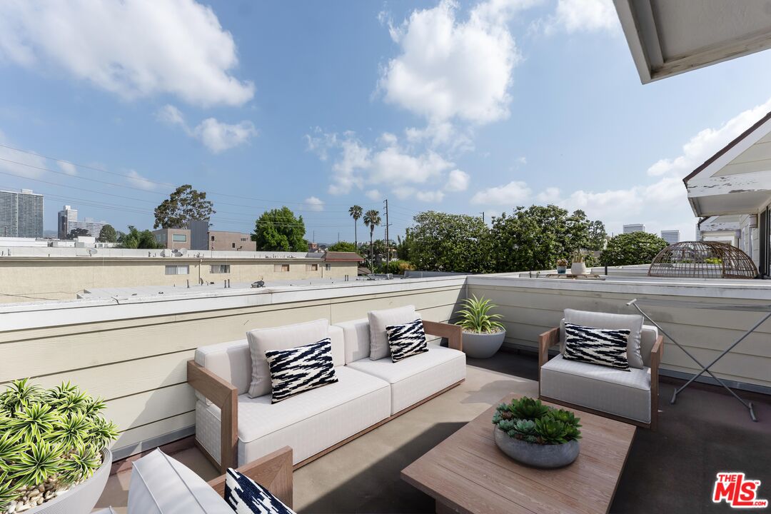1717 Stoner Ave Unit: 105