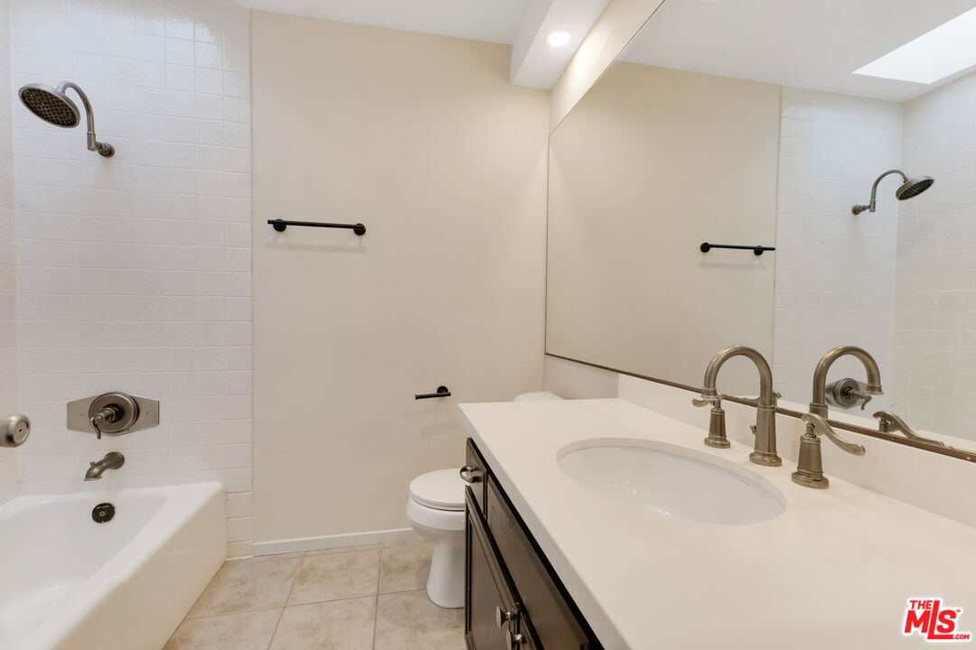 1717 Stoner Ave Unit: 105