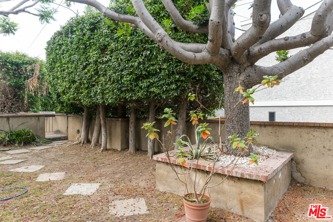 1717 Stoner Ave Unit: 105