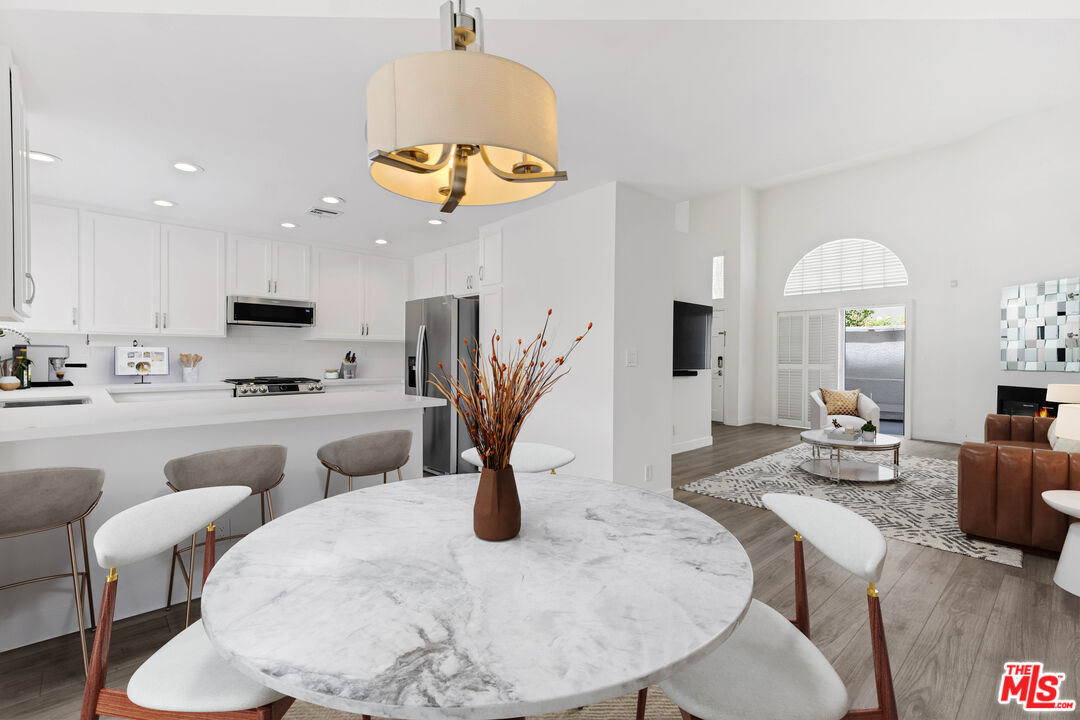2550 S Centinela Ave Unit: 106