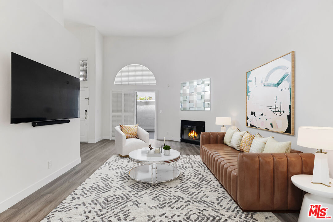 2550 S Centinela Ave Unit: 106