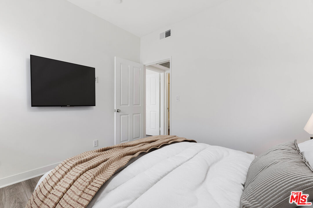 2550 S Centinela Ave Unit: 106