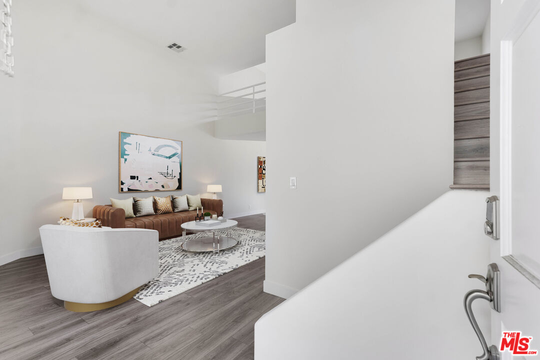 2550 S Centinela Ave Unit: 106