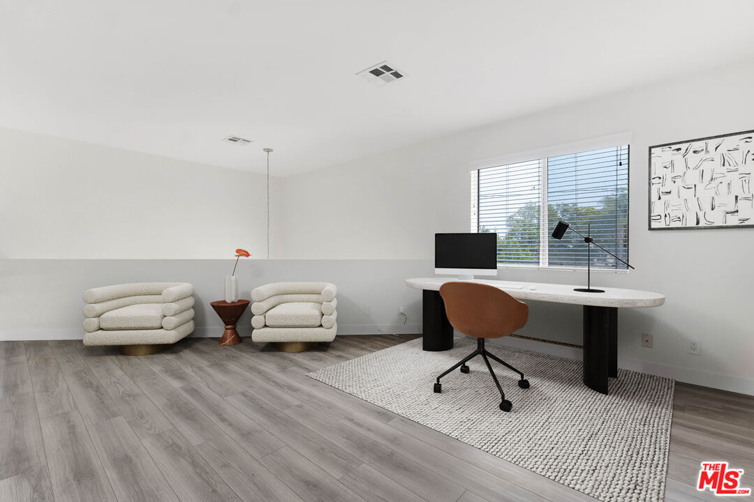 2550 S Centinela Ave Unit: 106