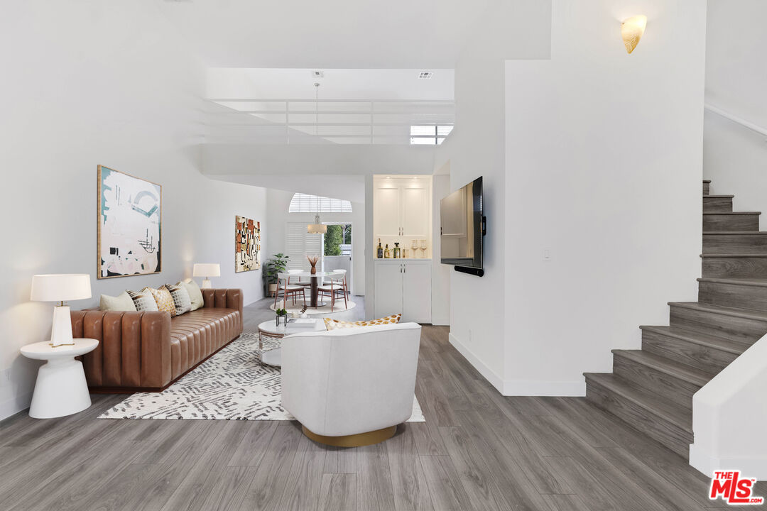 2550 S Centinela Ave Unit: 106