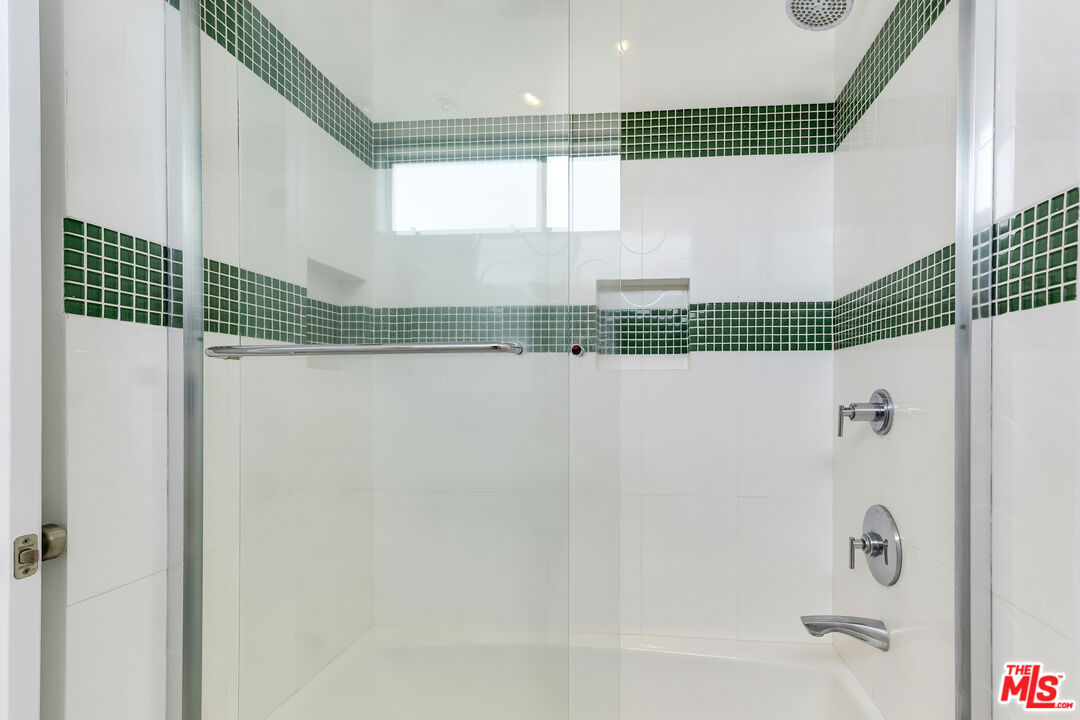 2550 S Centinela Ave Unit: 106