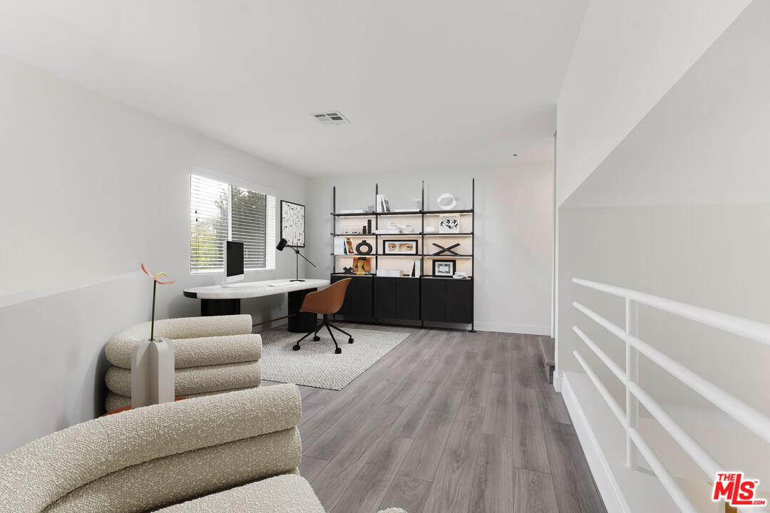 2550 S Centinela Ave Unit: 106