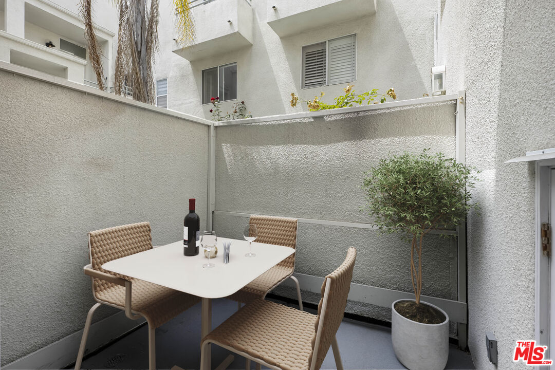 2550 S Centinela Ave Unit: 106
