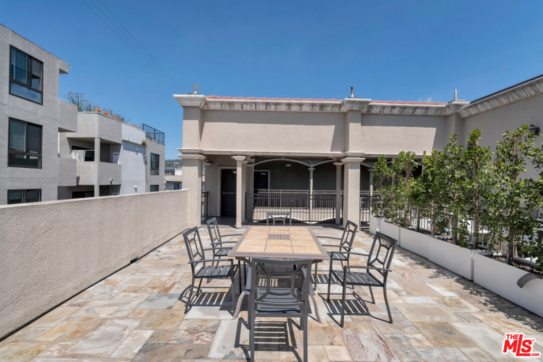 423 Arnaz Dr Unit: 102