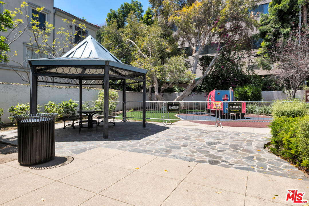 423 Arnaz Dr Unit: 102