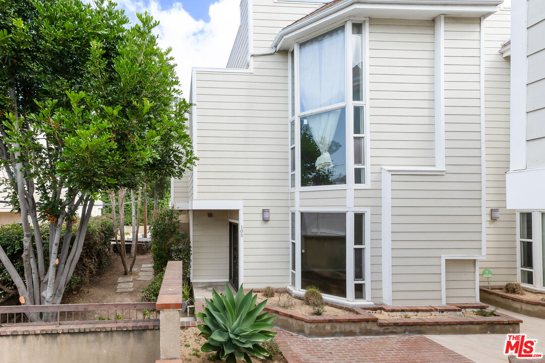 1717 Stoner Ave Unit: 105